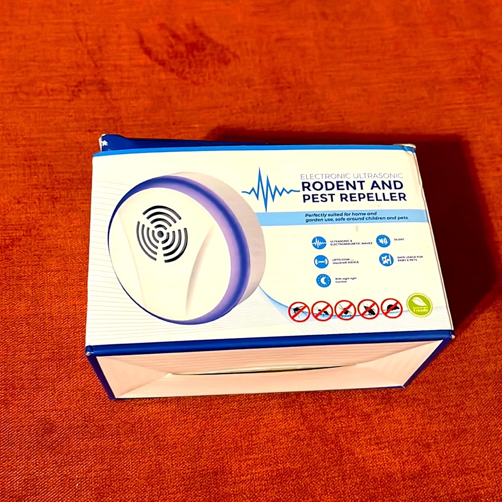 Electronic Ultrasonic Rodent & Pest Repeller